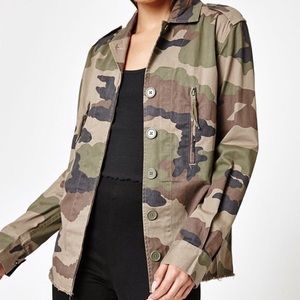 Kendall & kylie camouflage button up jacket